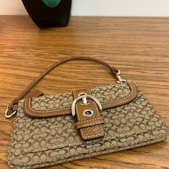 Coach - Purse - Picture 6 of 11